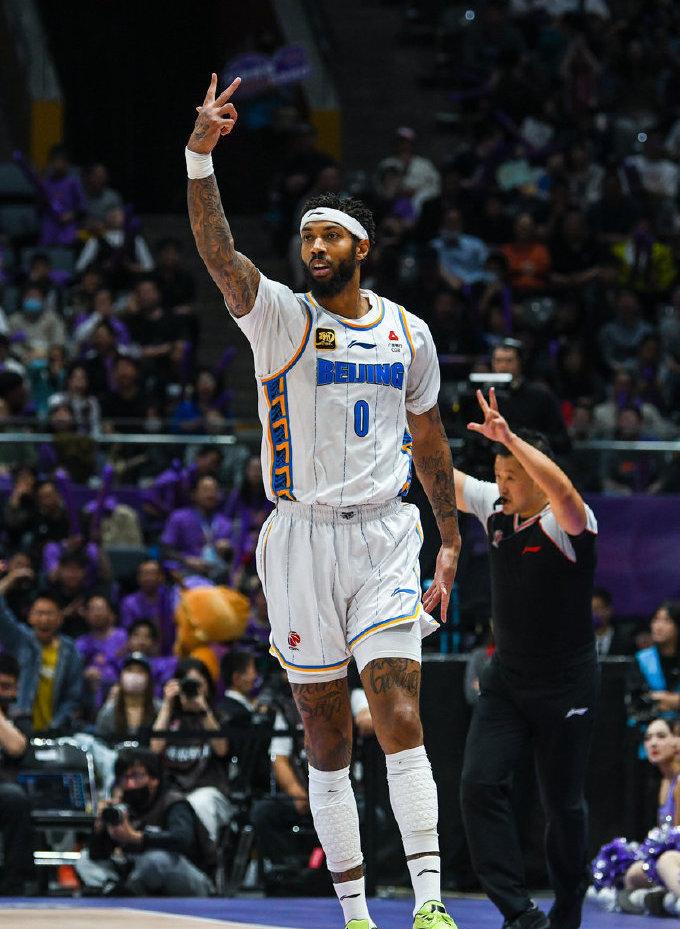 爱游戏-北京首钢赛前豪取连胜；志在全明星赛名次提升；话题不断；心理建设被强调的简单介绍